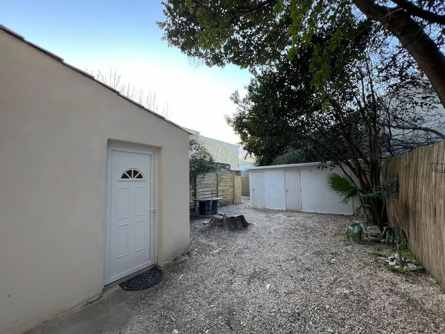 Tres Bel Appartement Neuf Avignon Buitenkant foto